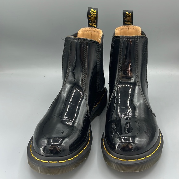 2976 patent chelsea boots